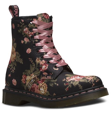 Martens recycledrags. . 1460 floral combat boot